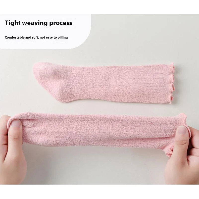Adorable Baby Girl Knee High Socks with Lotus Edge Design and Bow Detail Soft Elastic Material for Cozy Warmth and Style