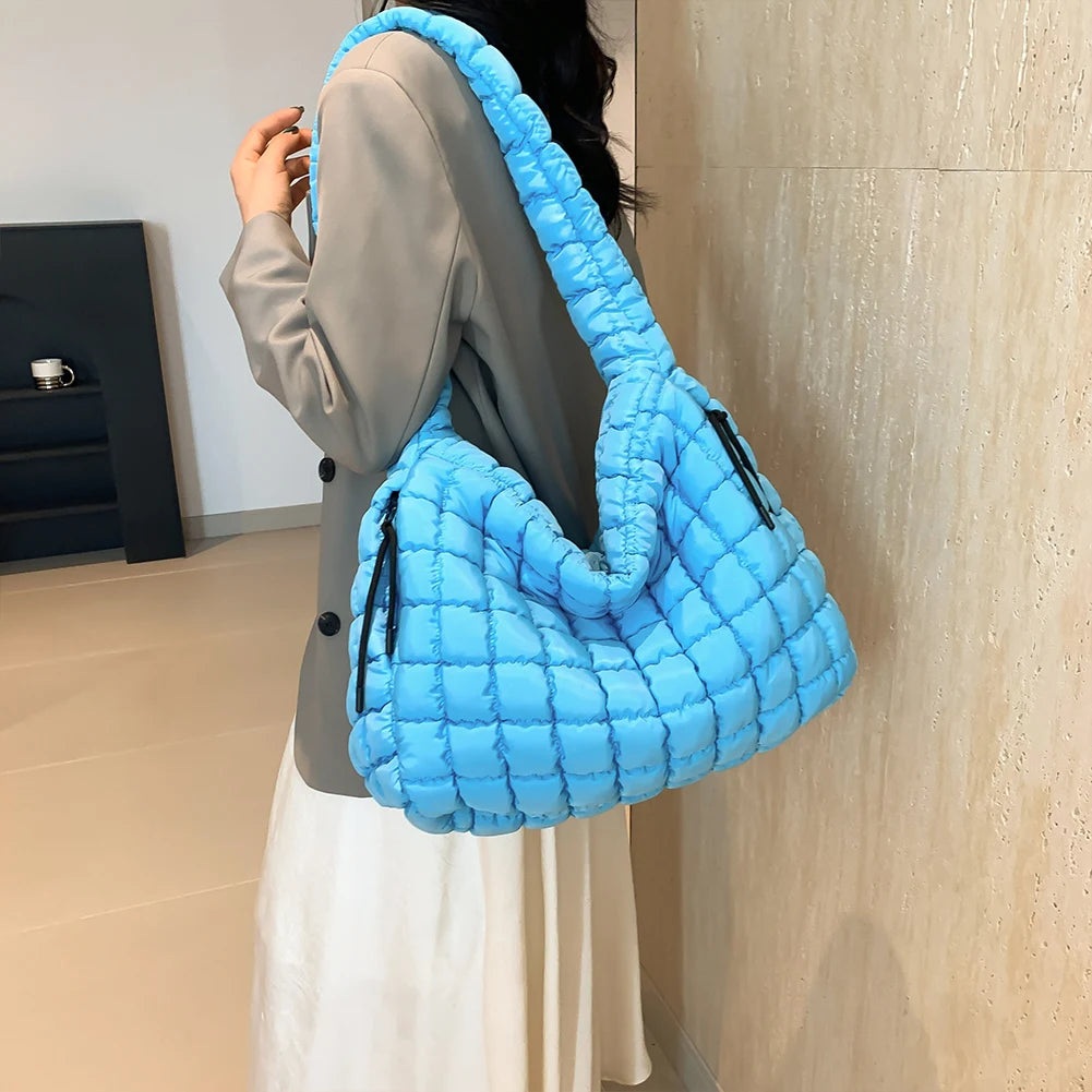 Women Puffer Shoulder Bag Padding Hobo Bag Large Capacity Puffy Shoulder Bag Solid Color Zip Closure for Outdoor Travel
