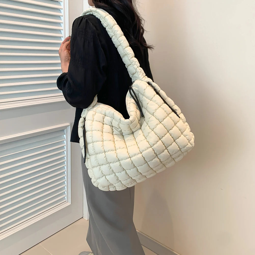 Women Puffer Shoulder Bag Padding Hobo Bag Large Capacity Puffy Shoulder Bag Solid Color Zip Closure for Outdoor Travel