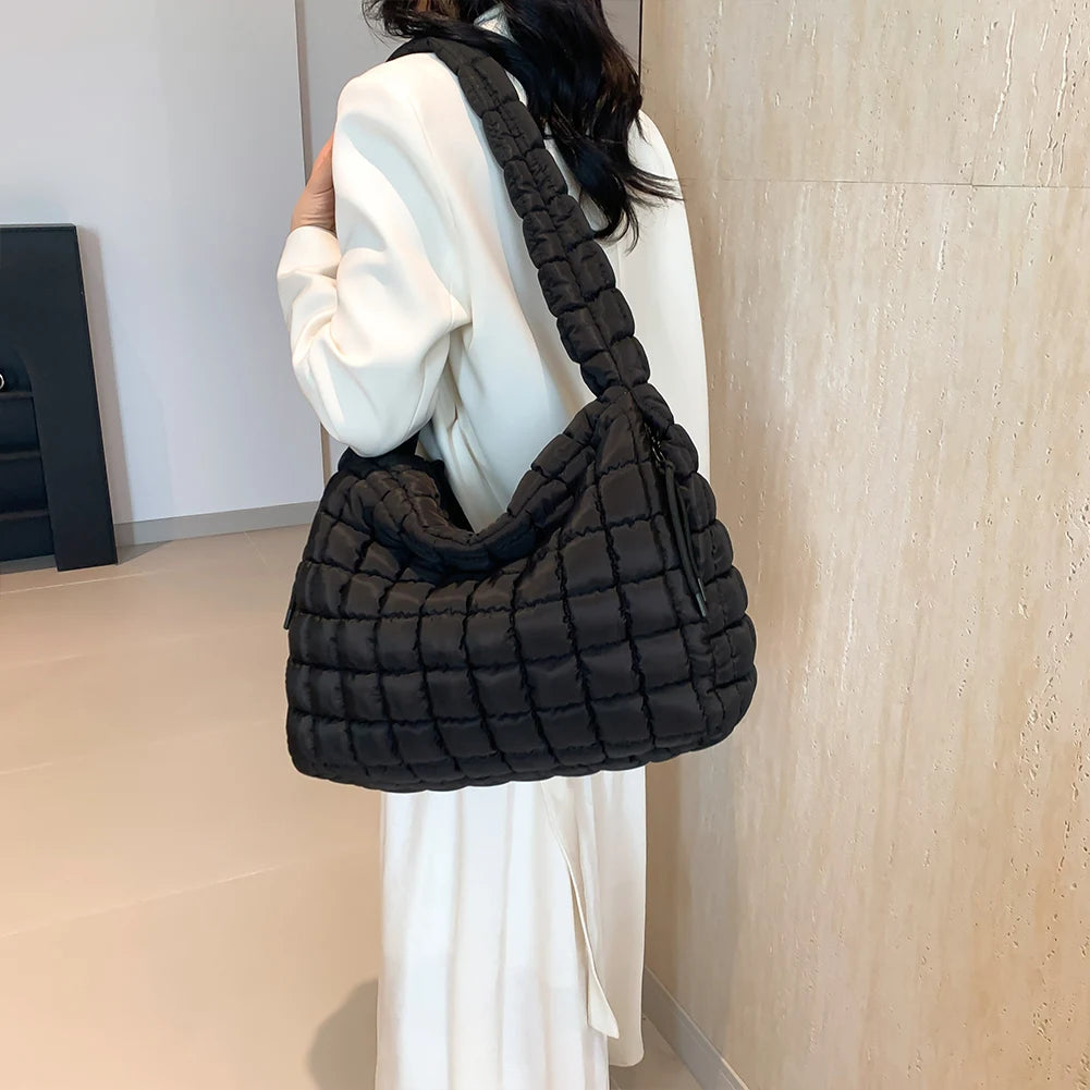 Women Puffer Shoulder Bag Padding Hobo Bag Large Capacity Puffy Shoulder Bag Solid Color Zip Closure for Outdoor Travel