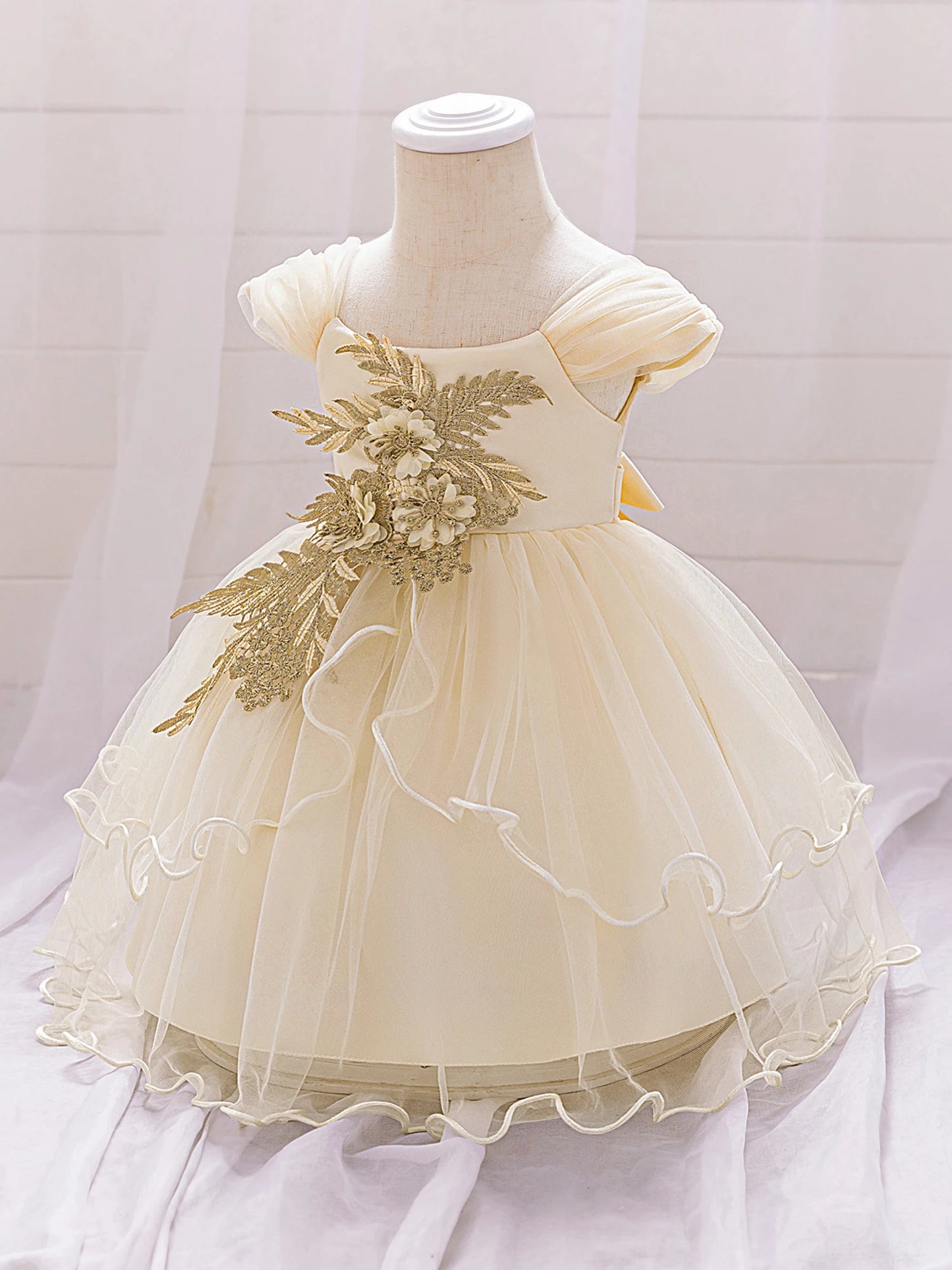 Elegant Toddler Girl s Party Dress with 3D Floral Embellishments and Cap Sleeves Perfect for Wedding or Birthday Celebration