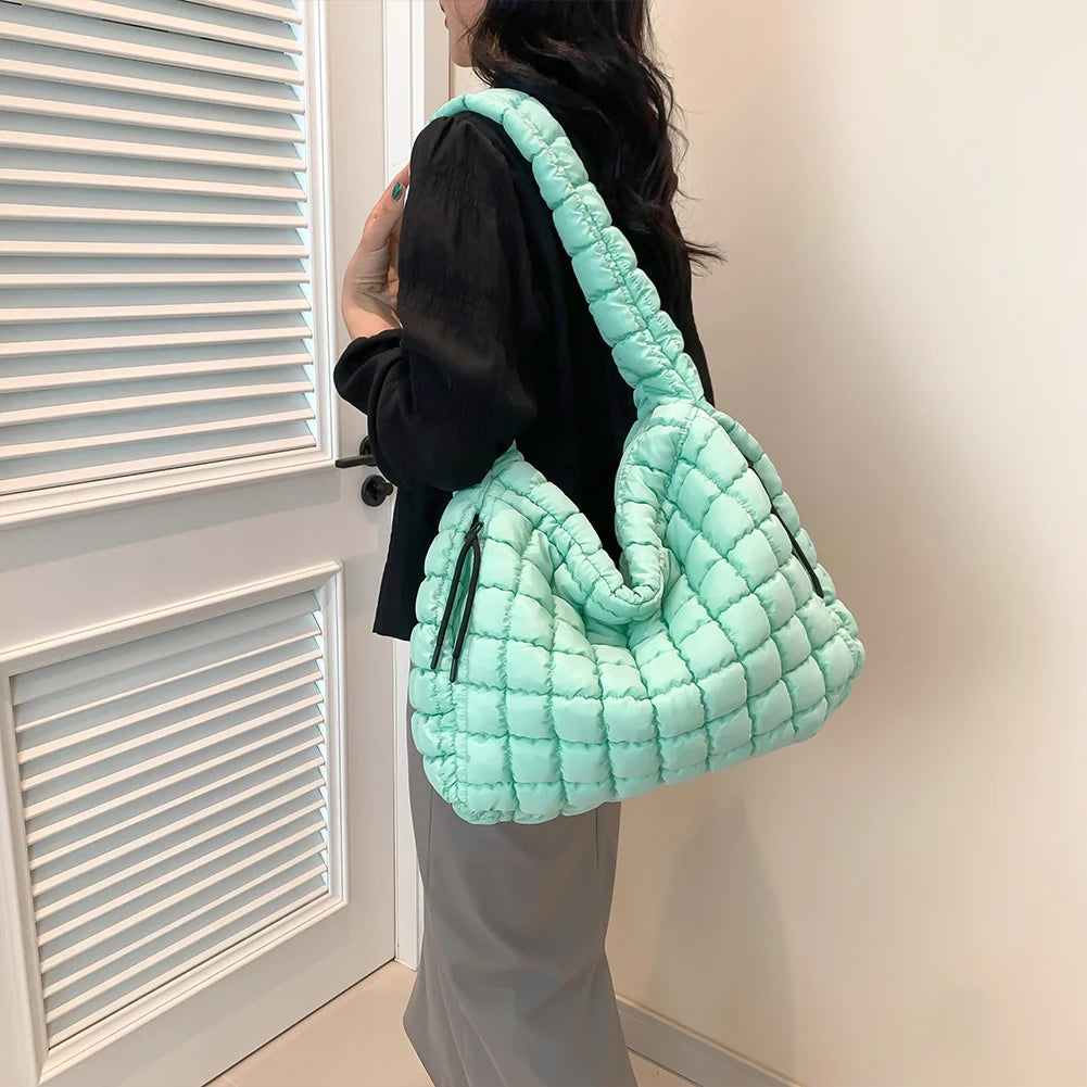 Women Puffer Shoulder Bag Padding Hobo Bag Large Capacity Puffy Shoulder Bag Solid Color Zip Closure for Outdoor Travel